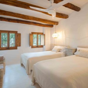 Prenatal Retreat Spain - Shared Twin Shared Bathroom Premium